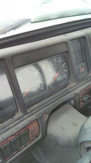 Volvo VNL Instrument Panel Cluster