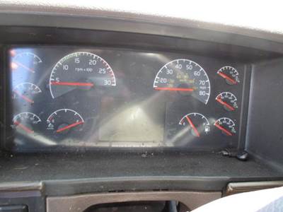 Volvo VNL Instrument Panel Cluster