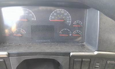 Volvo VNL Instrument Panel Cluster