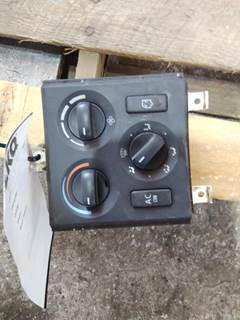 Volvo VNL Instrument Panel Cluster