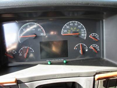 Volvo VNL Instrument Panel Cluster