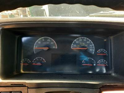 Volvo VNL Instrument Panel Cluster