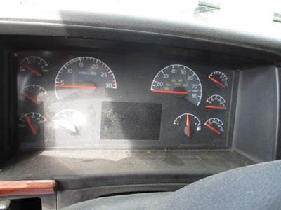 Volvo VNL Instrument Panel Cluster