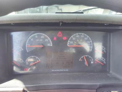 Volvo VNL Instrument Panel Cluster