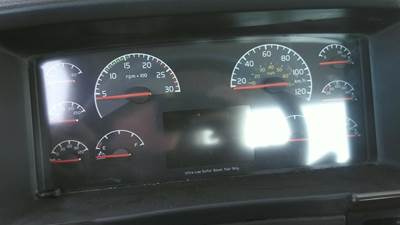 Volvo VNL Instrument Panel Cluster