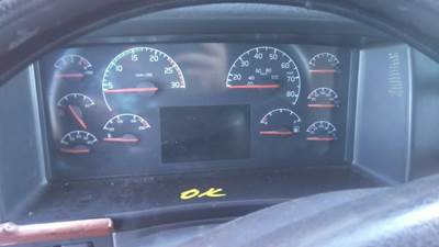 Volvo VNL Instrument Panel Cluster