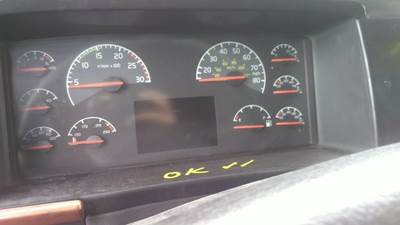 Volvo VNL Left Instrument Panel Cluster