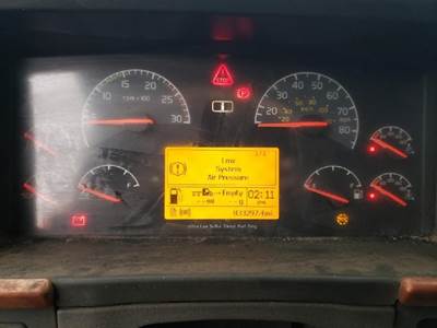 Volvo VNL Instrument Panel Cluster