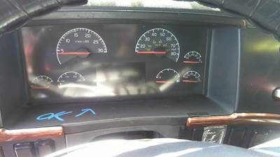 Volvo VNL Instrument Panel Cluster