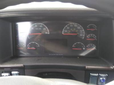 Volvo VNL Instrument Panel Cluster