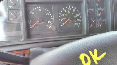 Volvo VNL Instrument Panel Cluster