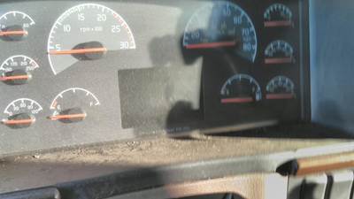 Volvo VNL Left Instrument Panel Cluster