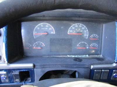 Volvo VNL Instrument Panel Cluster