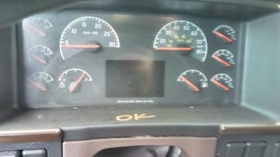 Volvo VNL Instrument Panel Cluster