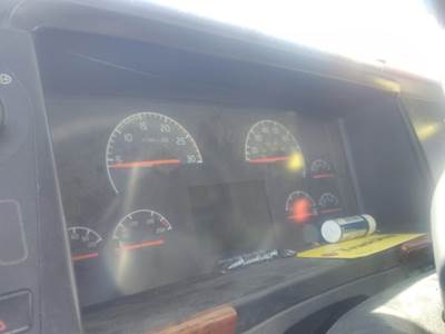 Volvo VNL Instrument Panel Cluster