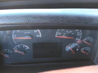 Volvo VNL Instrument Panel Cluster