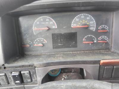 Volvo VNL Instrument Panel Cluster