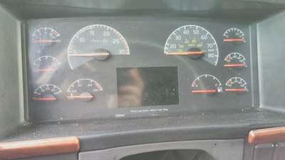 Volvo VNL Instrument Panel Cluster