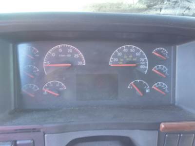 Volvo VNL Instrument Panel Cluster