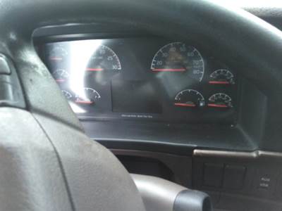 Volvo VNL Instrument Panel Cluster