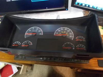 Volvo VNL Instrument Panel Cluster