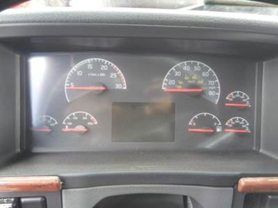 Volvo VNL Instrument Panel Cluster