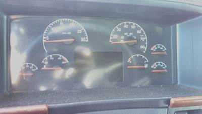 Volvo VNL Instrument Panel Cluster