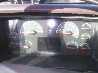 Volvo VNL Instrument Panel Cluster