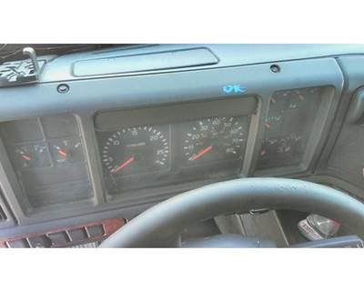 Volvo VNL Instrument Panel Cluster