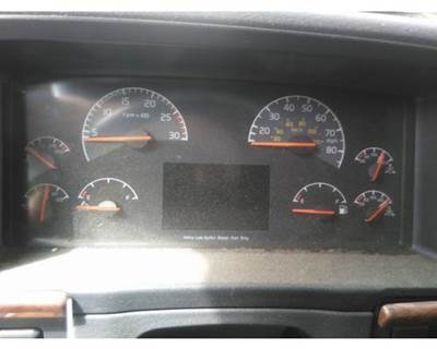 Volvo VNL Instrument Panel Cluster