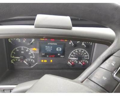 Volvo VNL Instrument Panel Cluster