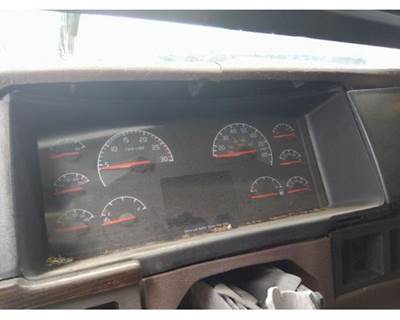 Volvo VNL Instrument Panel Cluster