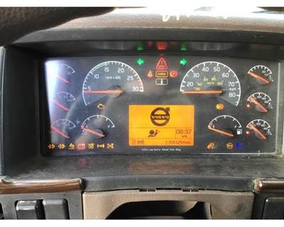 Volvo VNL Instrument Panel Cluster