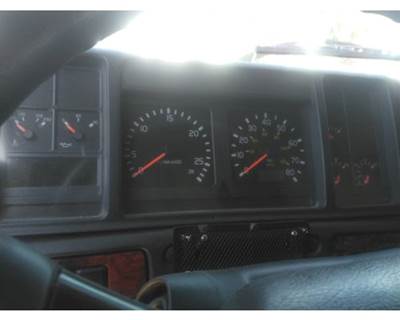 Volvo VNL Instrument Panel Cluster