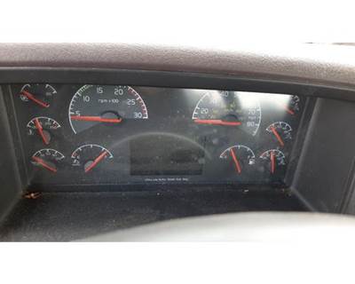 Volvo VNL Instrument Panel Cluster