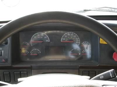 Volvo VNM Instrument Panel Cluster