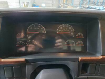 Volvo VNM Instrument Panel Cluster