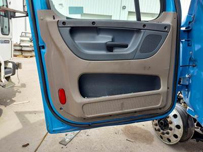 Freightliner Cascadia 125 Evolution Left Interior Door Panel