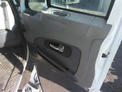 International ProStar Right Interior Door Panel for a International PROSTAR 125