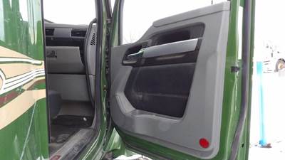 Kenworth T680 Right Interior Door Panel