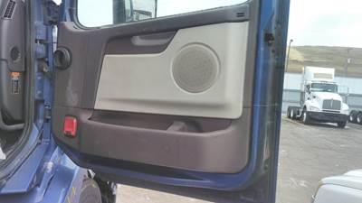 Volvo VNL Right Interior Door Panel
