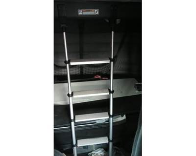 2020 Freightliner Cascadia 126 Aluminum Sleeper Ladder