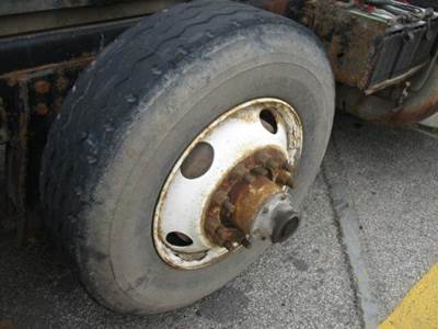 Ford LTS9000 King Pin Set