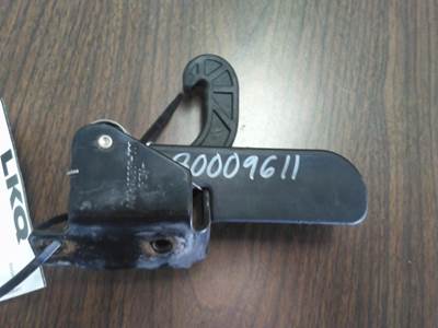 Freightliner Cascadia 113 Right Latch / Lock