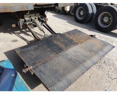 Used 2014 Anthony ATU Series Liftgate 2500 lb, 80" L x 26" W