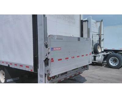 2019 Maxon DMD Series Aluminum Rail Liftgate, 76" Platform