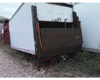 Waltco DT Series Liftgate for 1997 International 4700