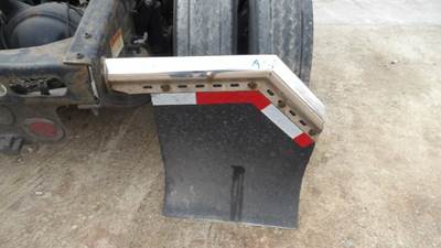 Freightliner Cascadia 125 Right Mud Flap Hanger