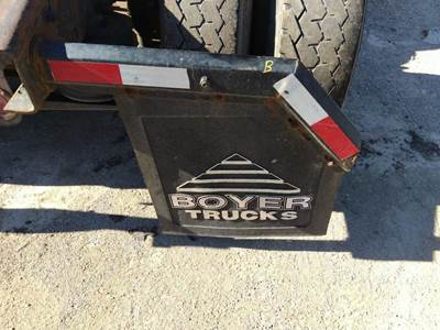 Freightliner Cascadia 125 Right Mud Flap Hanger