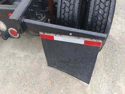 Freightliner Cascadia 125 Right Mud Flap Hanger
